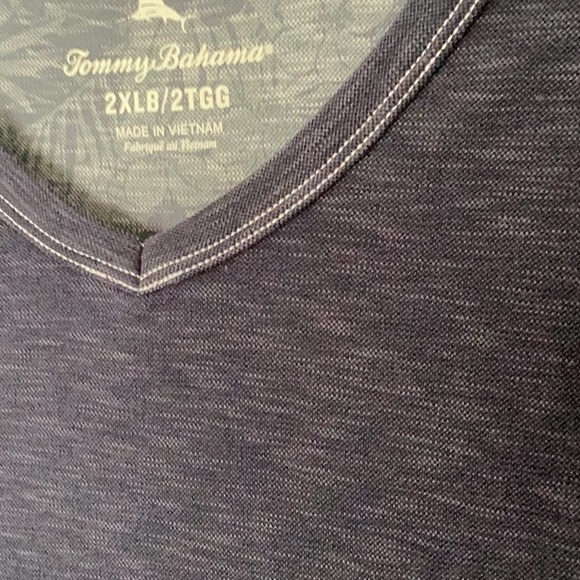 Tommy Bahama Mens shirt - Picture 3 of 6